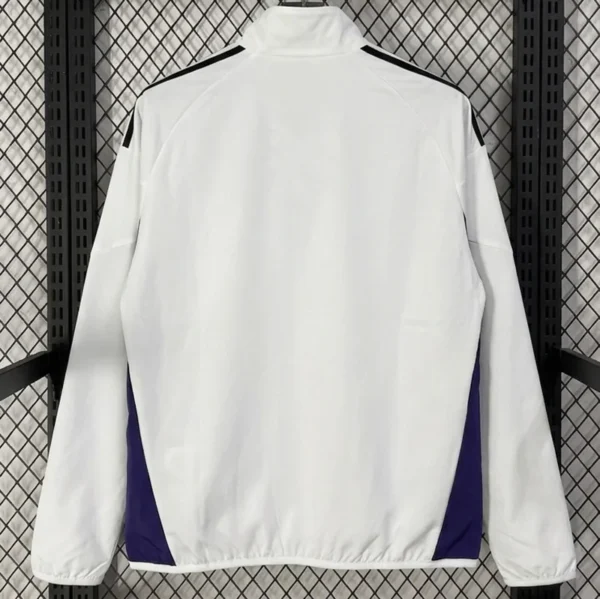 Manchester United 2026/27 White Blue Windbreaker - Back View - KFCool – Football Jerseys & Soccer Kits Store Manchester United 2026/27 White Blue Windbreaker - Back View | KFCOOL