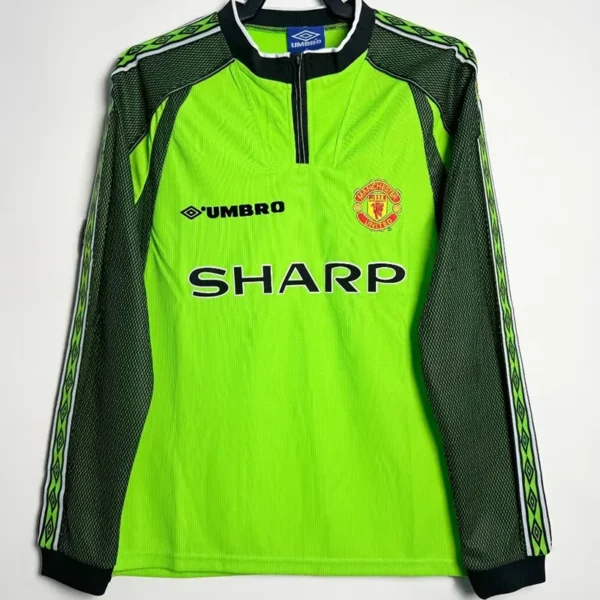 Manchester United 1998/99 Retro Goalkeeper Long Sleeve Jersey Fan Version - Front View Manchester United 1998/99 Retro Goalkeeper Long Sleeve Jersey Fan Version - Front View | KFCOOL