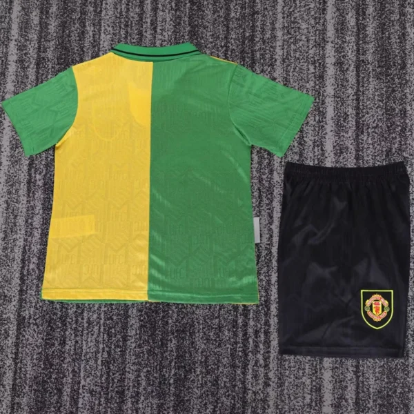 Manchester United 1992/94 Retro Away Kids Kit Fan Version - Back View Manchester United 1992/94 Retro Away Kids Kit Fan Version - Back View | KFCOOL