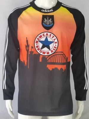 Newcastle United 1996/97 Retro Goalkeeper Long Sleeve Jersey Fan Version - Front View Newcastle United 1996/97 Retro Goalkeeper Long Sleeve Jersey Fan Version - Front View | KFCOOL