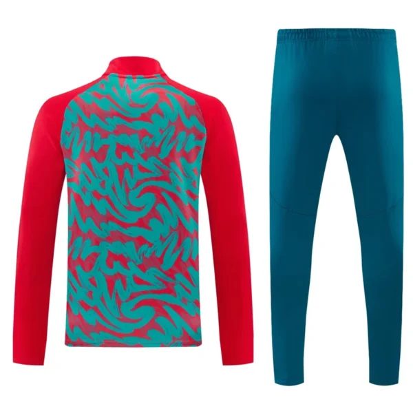 Portugal 2026/27 Red Green Half Pull Tracksuit - Back View - KFCool – Football Jerseys & Soccer Kits Store Portugal 2026/27 Red Green Half Pull Tracksuit - Back View | KFCOOL