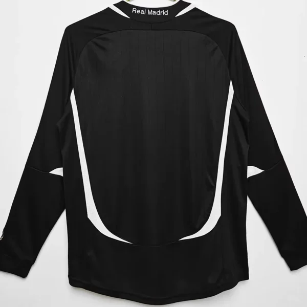 Real Madrid 2006/07 Retro Long Sleeve Jersey Fan Version - Back View Real Madrid 2006/07 Retro Long Sleeve Jersey Fan Version - Back View | KFCOOL