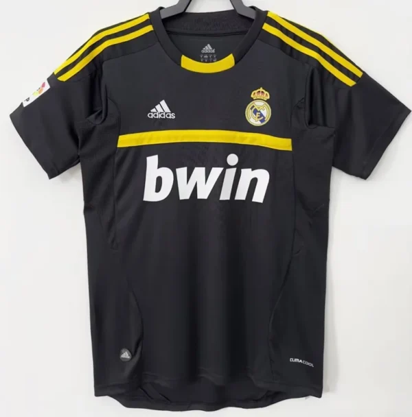 Real Madrid 2011/12 Retro Goalkeeper Jersey Fan Version - Front View Real Madrid 2011/12 Retro Goalkeeper Jersey Fan Version - Front View | KFCOOL