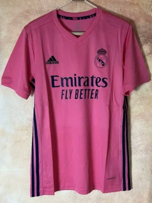 Real Madrid 2020/21 Away Jersey Fan Version - Front View Real Madrid 2020/21 Away Jersey Fan Version - Front View | KFCOOL