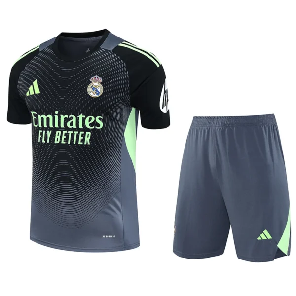 Real Madrid 2025/26 Goalkeeper Jersey Fan Version - Front View | KFCOOL
