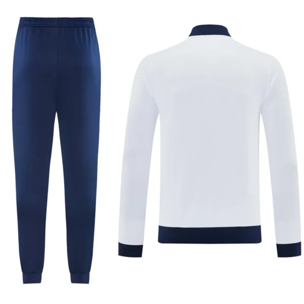 Roma 2025/26 White Jacket Tracksuit - Back View - KFCool – Football Jerseys & Soccer Kits Store Roma 2025/26 White Jacket Tracksuit - Back View | KFCOOL
