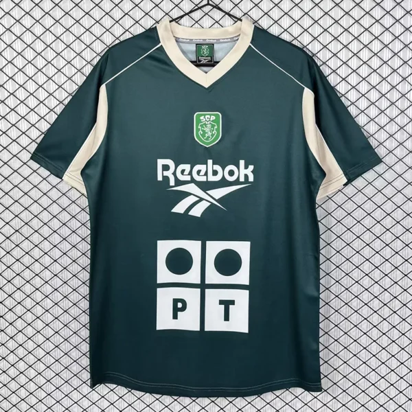 Sporting CP 2000/01 Retro Training Shirt - Front View | KFCOOL