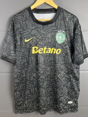 Sporting CP 2025/26 Black Training Shirt - Front View | KFCOOL