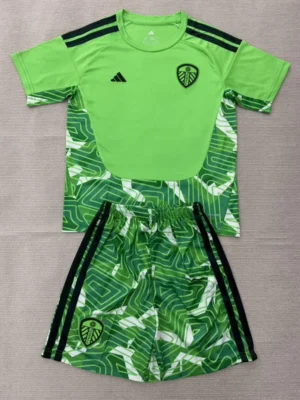 Leeds United 2026/27 Goalkeeper Green Kids Kit Fan Version - Front View Leeds United 2026/27 Goalkeeper Green Kids Kit Fan Version - Front View | KFCOOL