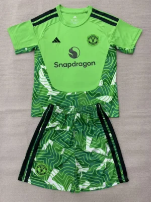 Manchester United 2026/27 Goalkeeper Green Kids Kit Fan Version - Front View | KFCOOL
