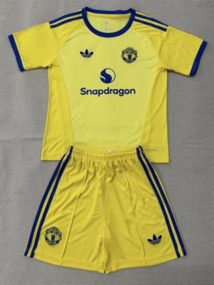 Manchester United 2026/27 Goalkeeper Yellow Kids Kit Fan Version - Front View | KFCOOL