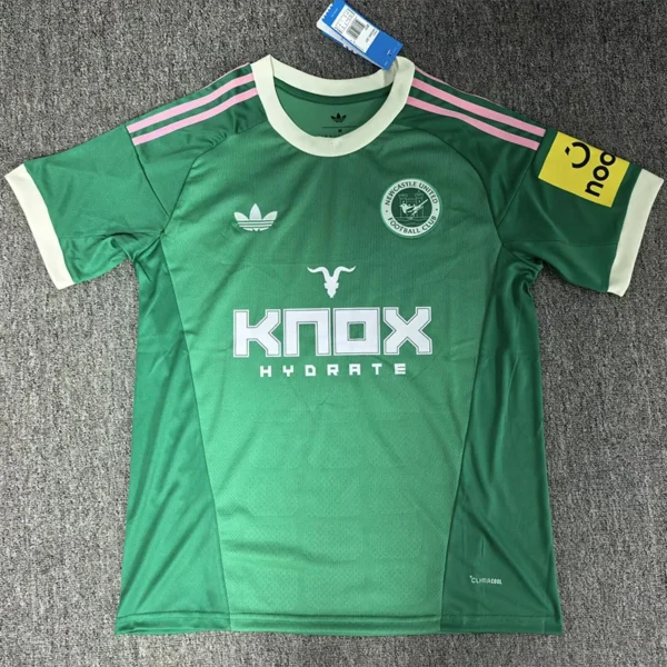 Newcastle United 2026/27 Goalkeeper Green Jersey Fan Version - Front View | KFCOOL